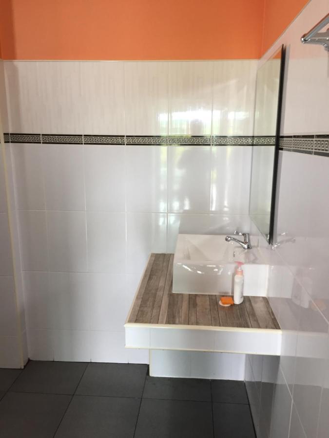 Tara House Hotel Ko Lanta Екстериор снимка